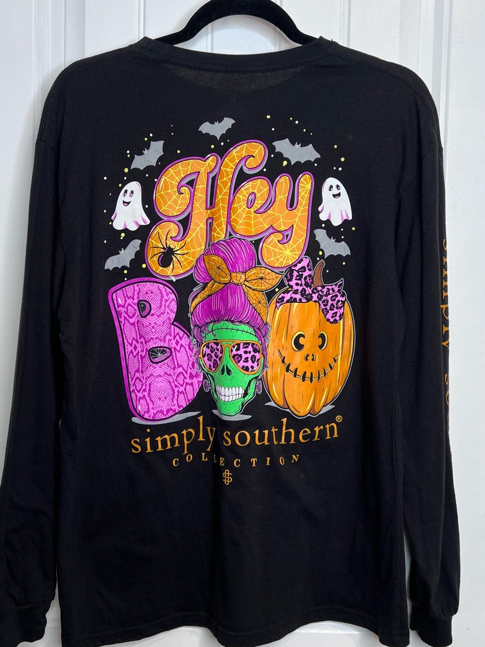 Simply Southern Black Long Sleeve Tee ‘Hey Boo’ Halloween Graphics. Size Small. - Picture 2 of 12